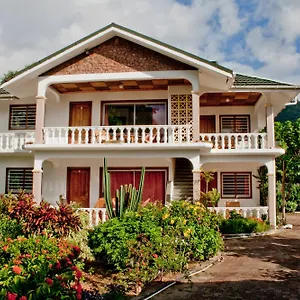 https://villa-de-roses.maheislandhotels.com